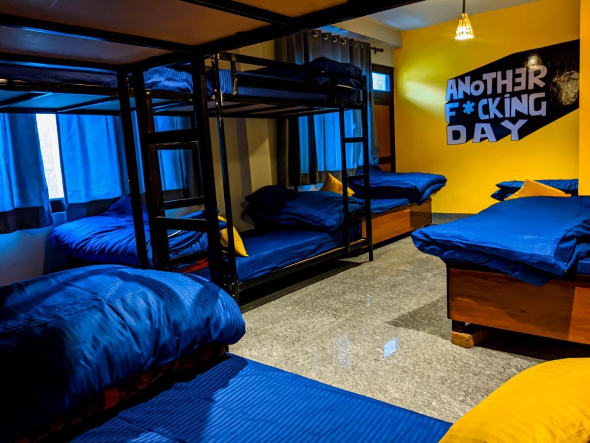 Nomads Hostel Tosh Extérieur photo
