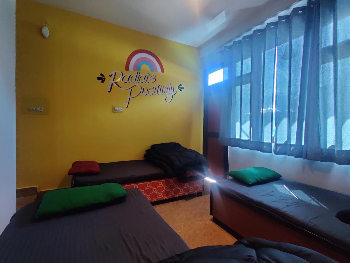 Nomads Hostel Tosh Extérieur photo
