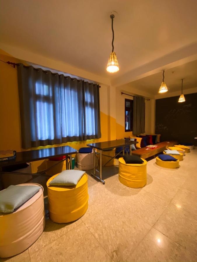 Nomads Hostel Tosh Extérieur photo